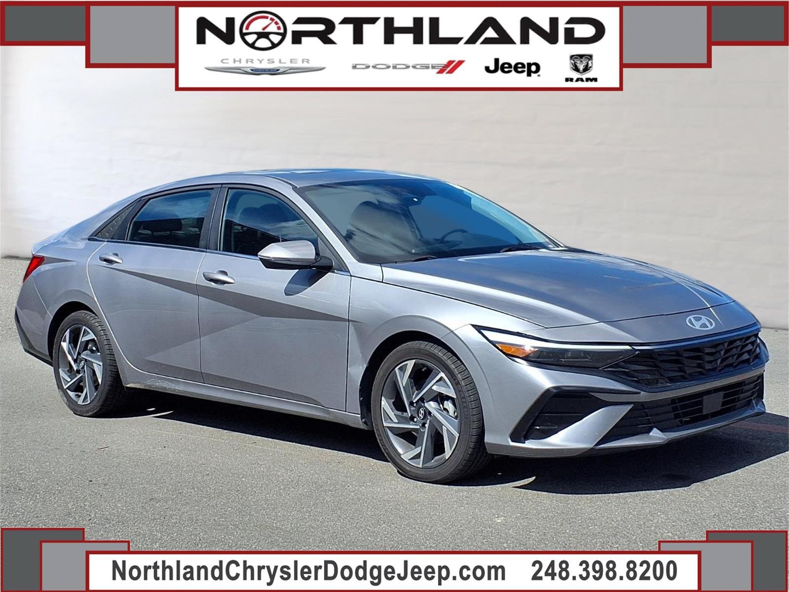 Used 2025 Hyundai Elantra Limited FWD image 1