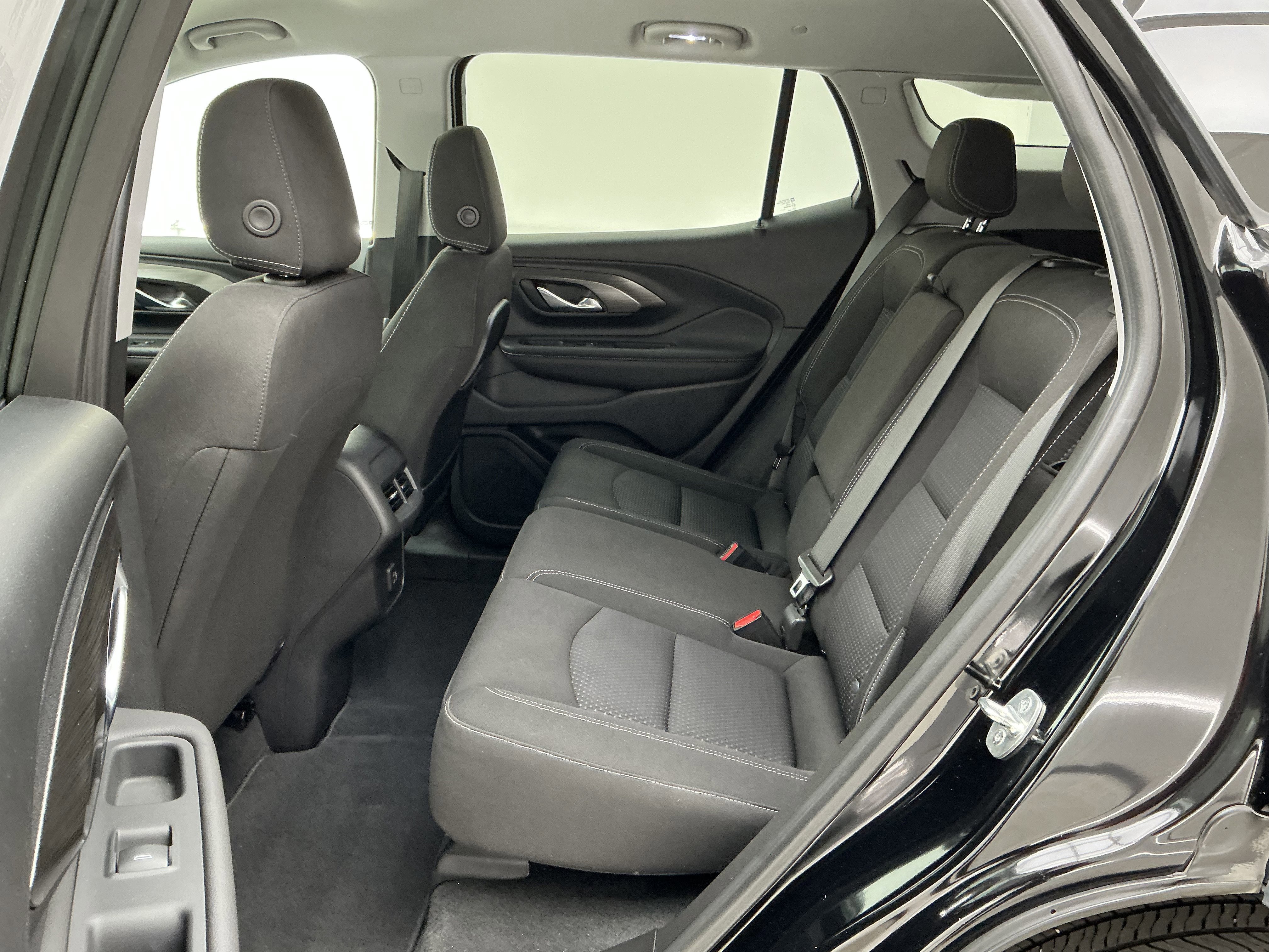 Used 2022 GMC Terrain SLE w/ Driver Convenience Package image 19