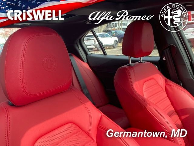 New 2025 Alfa Romeo Giulia AWD image 39