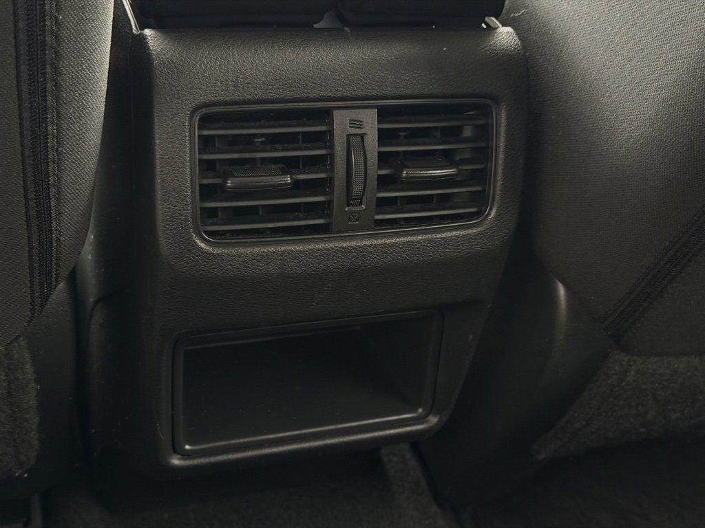 Used 2024 Nissan Rogue S image 20