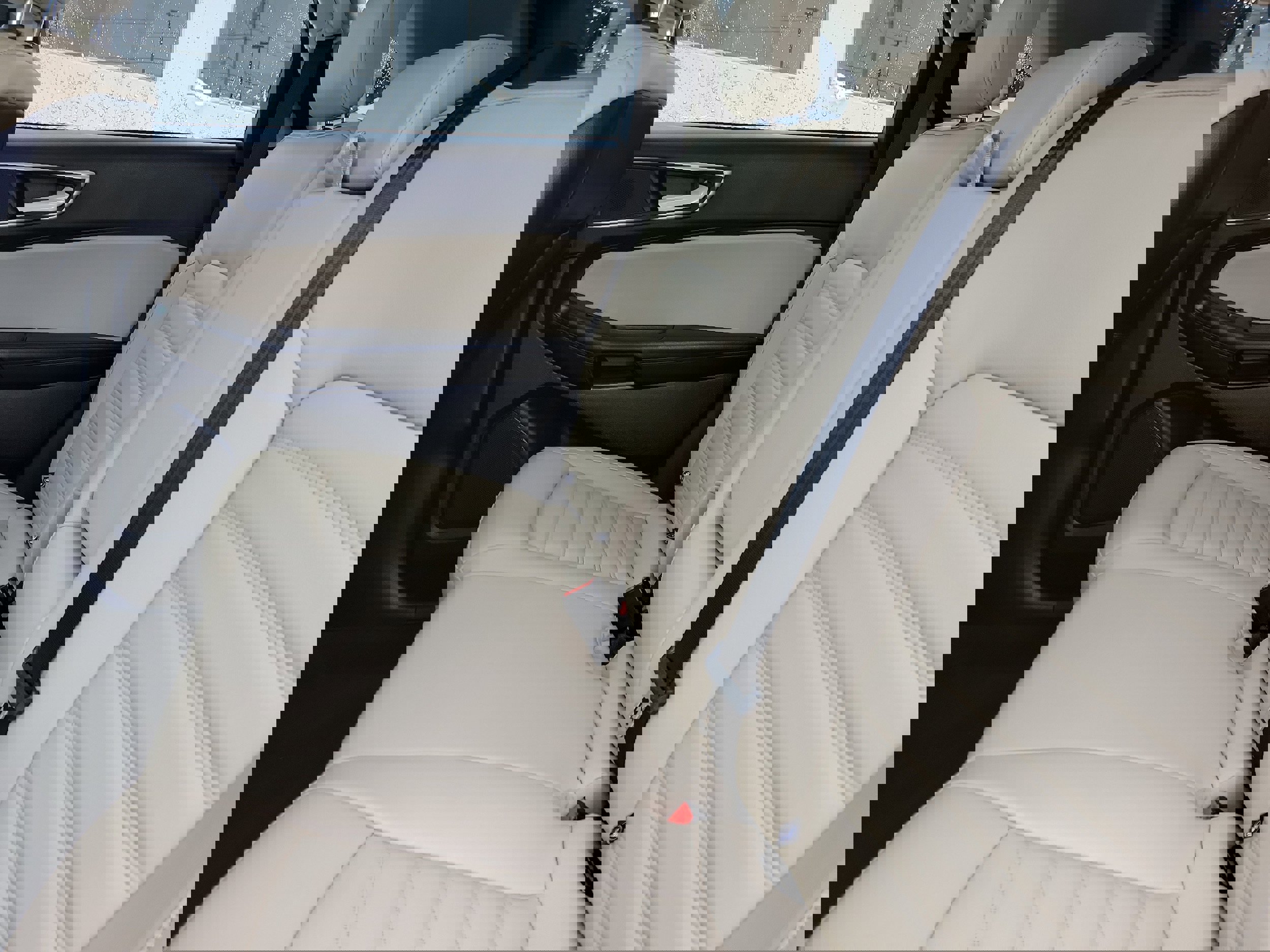 Used 2024 Ford Edge SEL w/ Convenience Package image 12