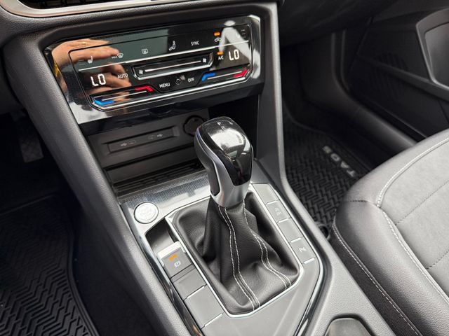 New 2026 Volkswagen Taos SE FWD image 14