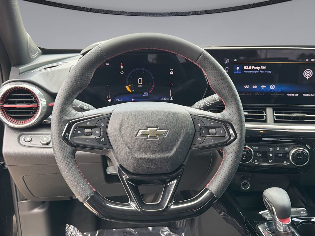 Used 2025 Chevrolet Trax RS w/ Driver Confidence Package FWD image 21