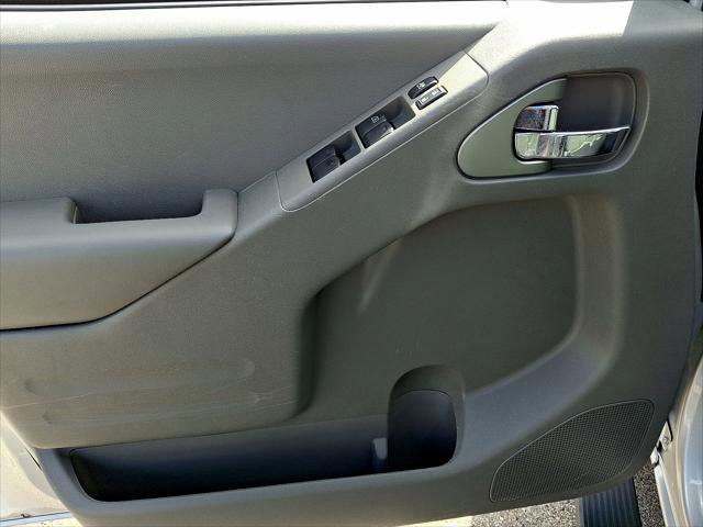 Used 2021 Nissan Frontier SV w/ SV Utility Package image 10