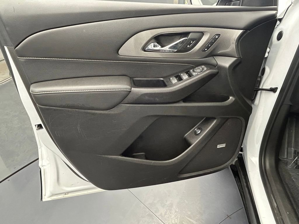 Used 2023 Chevrolet Traverse Premier w/ Redline Edition image 15