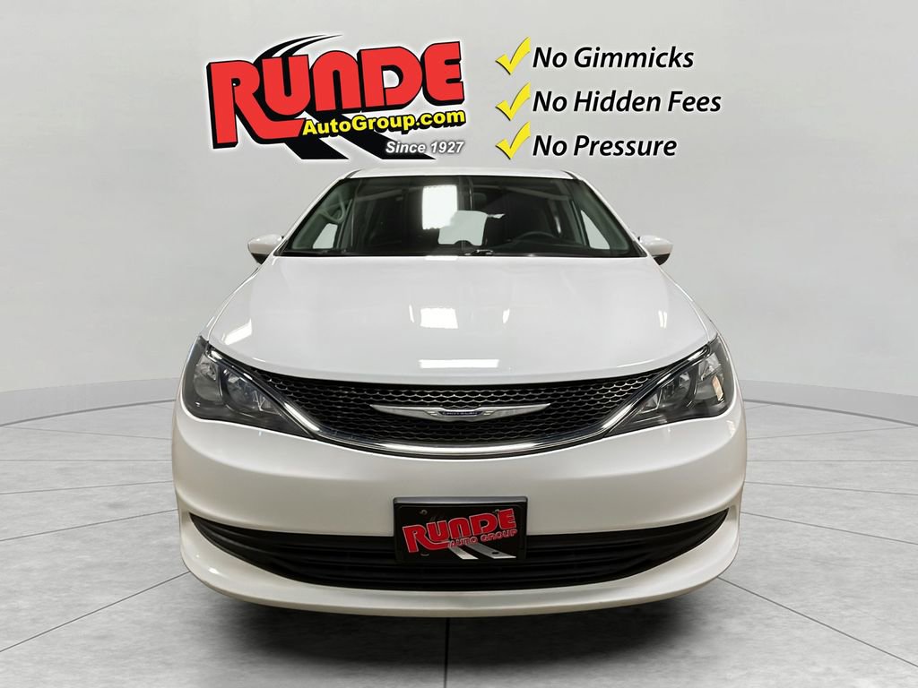 Used 2020 Chrysler Voyager LX FWD image 8