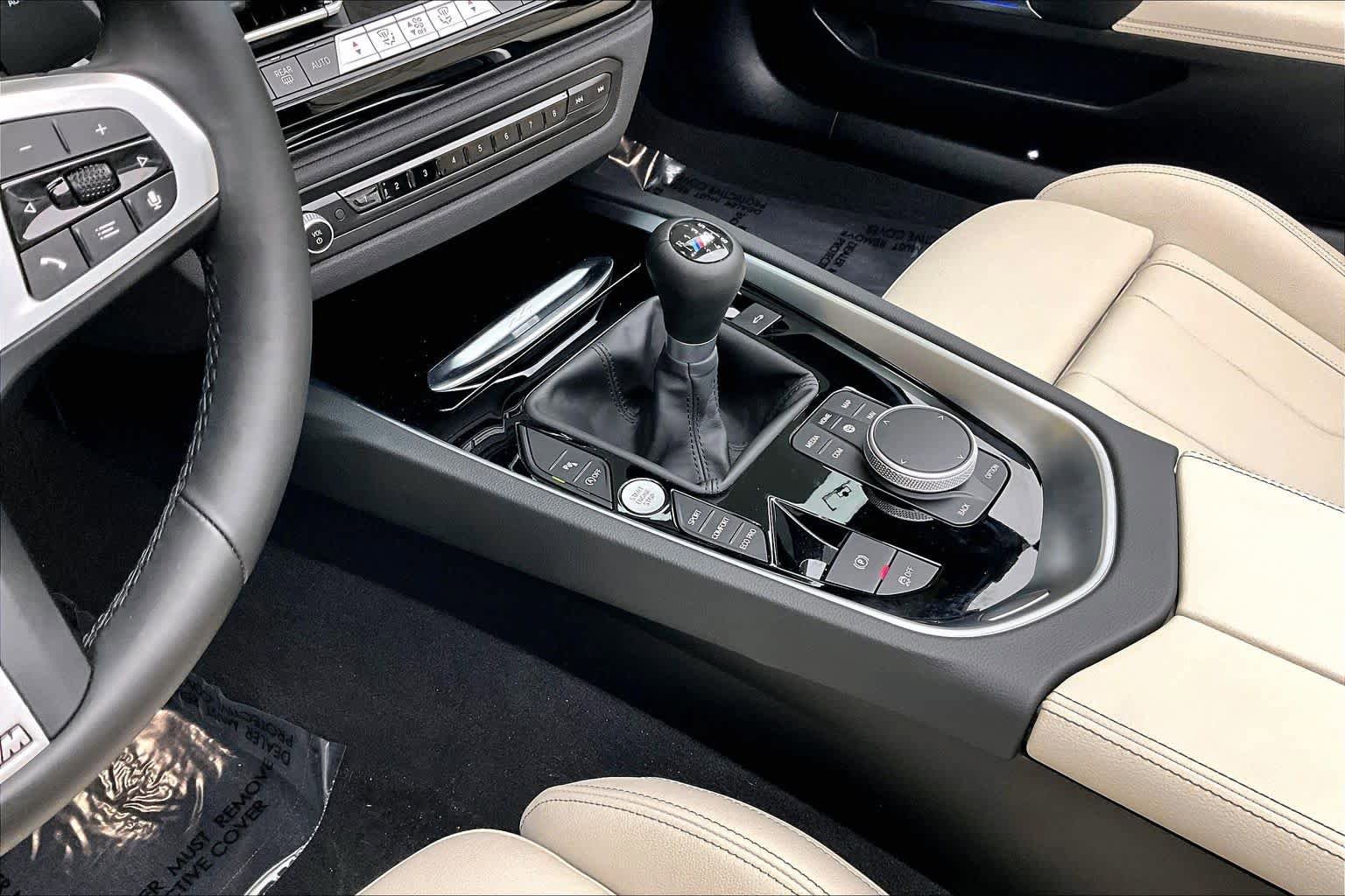Used 2025 BMW Z4 M40i w/ Edition RWD image 16