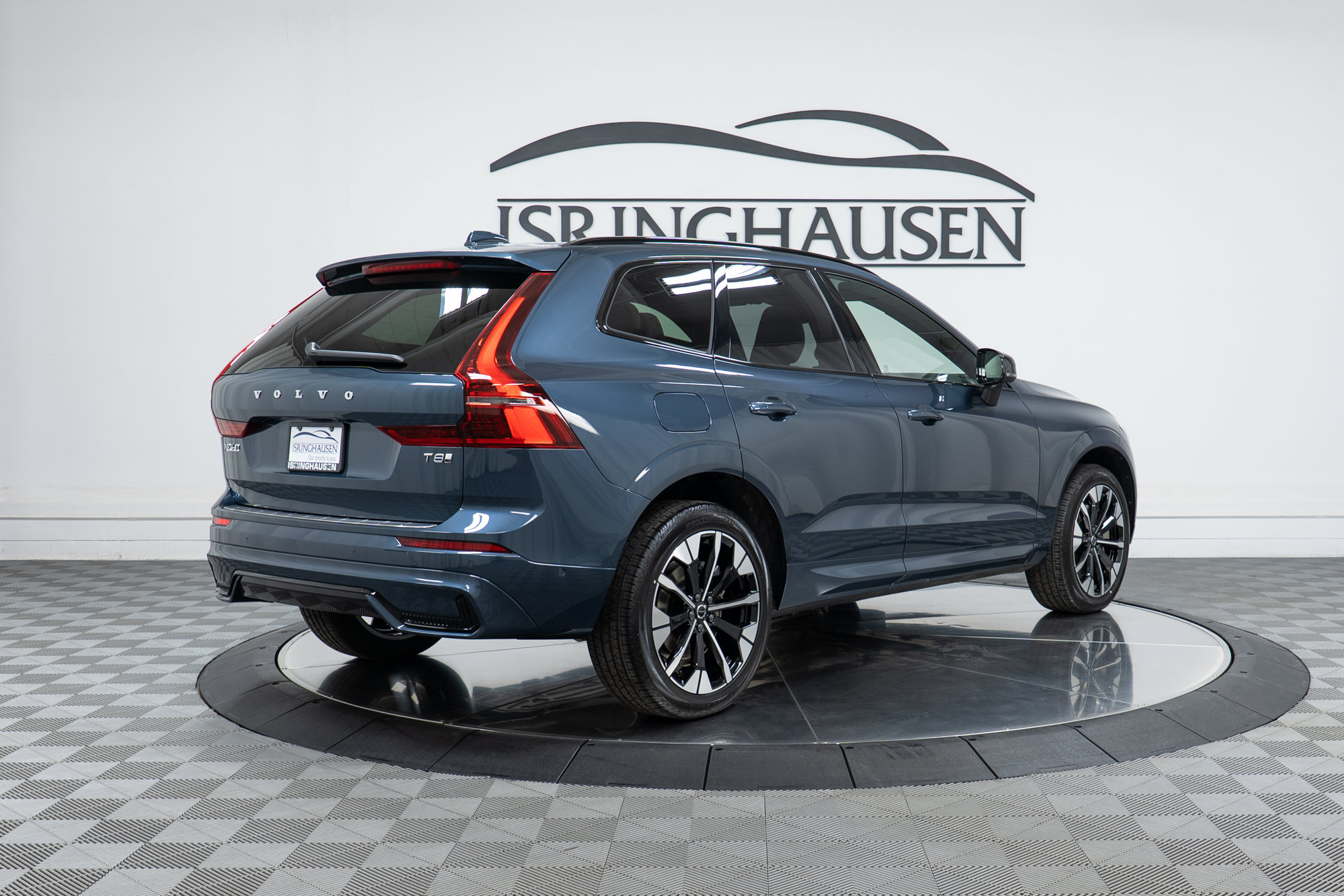 New 2026 Volvo XC60 T8 Plus w/ Climate Package AWD/4WD image 5