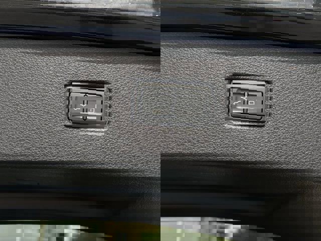 Used 2025 Audi Q7 3.0T Premium Plus image 34