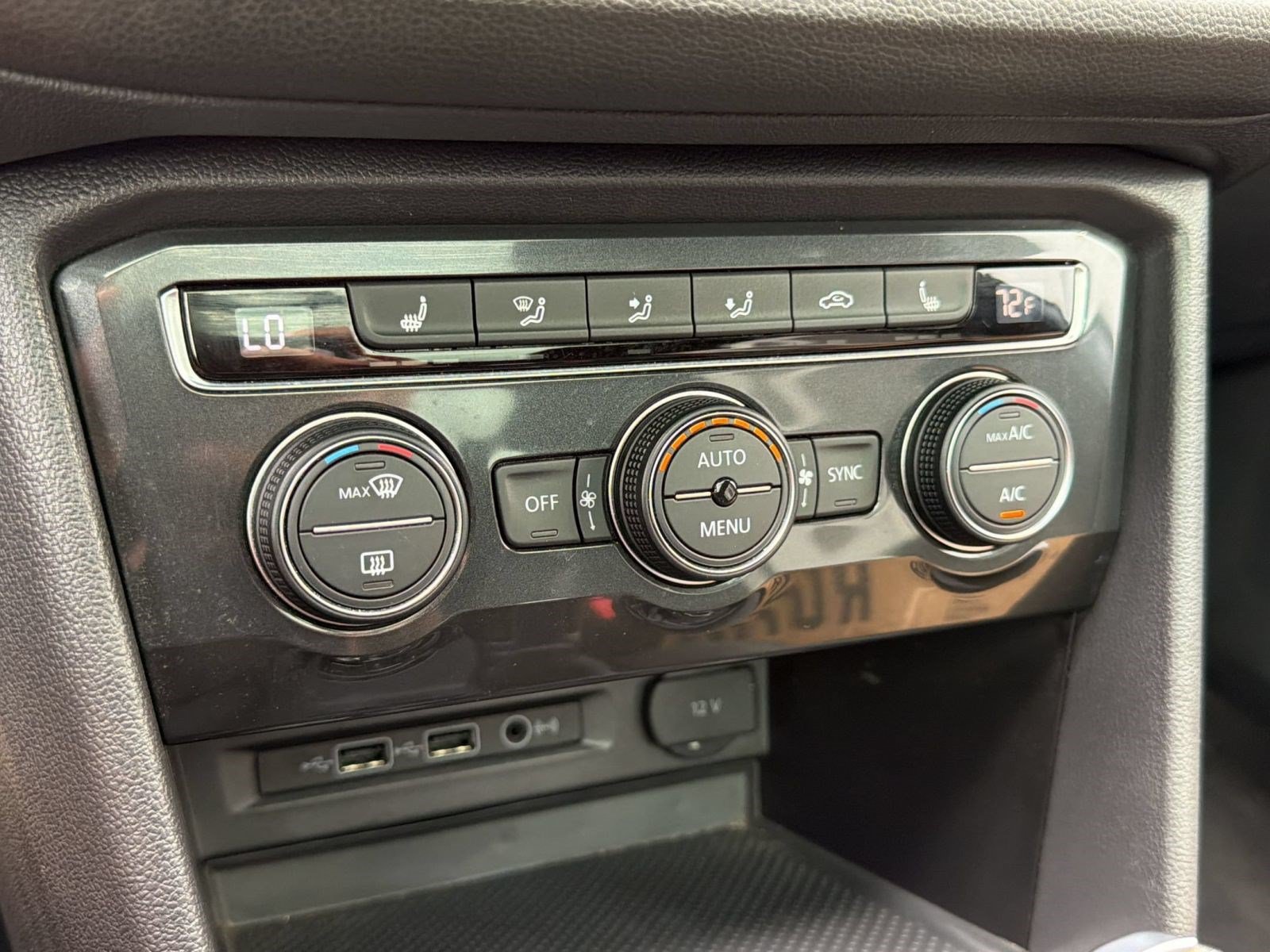 Used 2019 Volkswagen Tiguan SEL R-Line FWD image 18