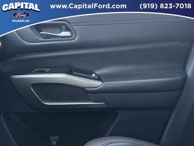 Used 2022 Nissan Pathfinder Platinum w/ Cargo Package AWD/4WD image 28