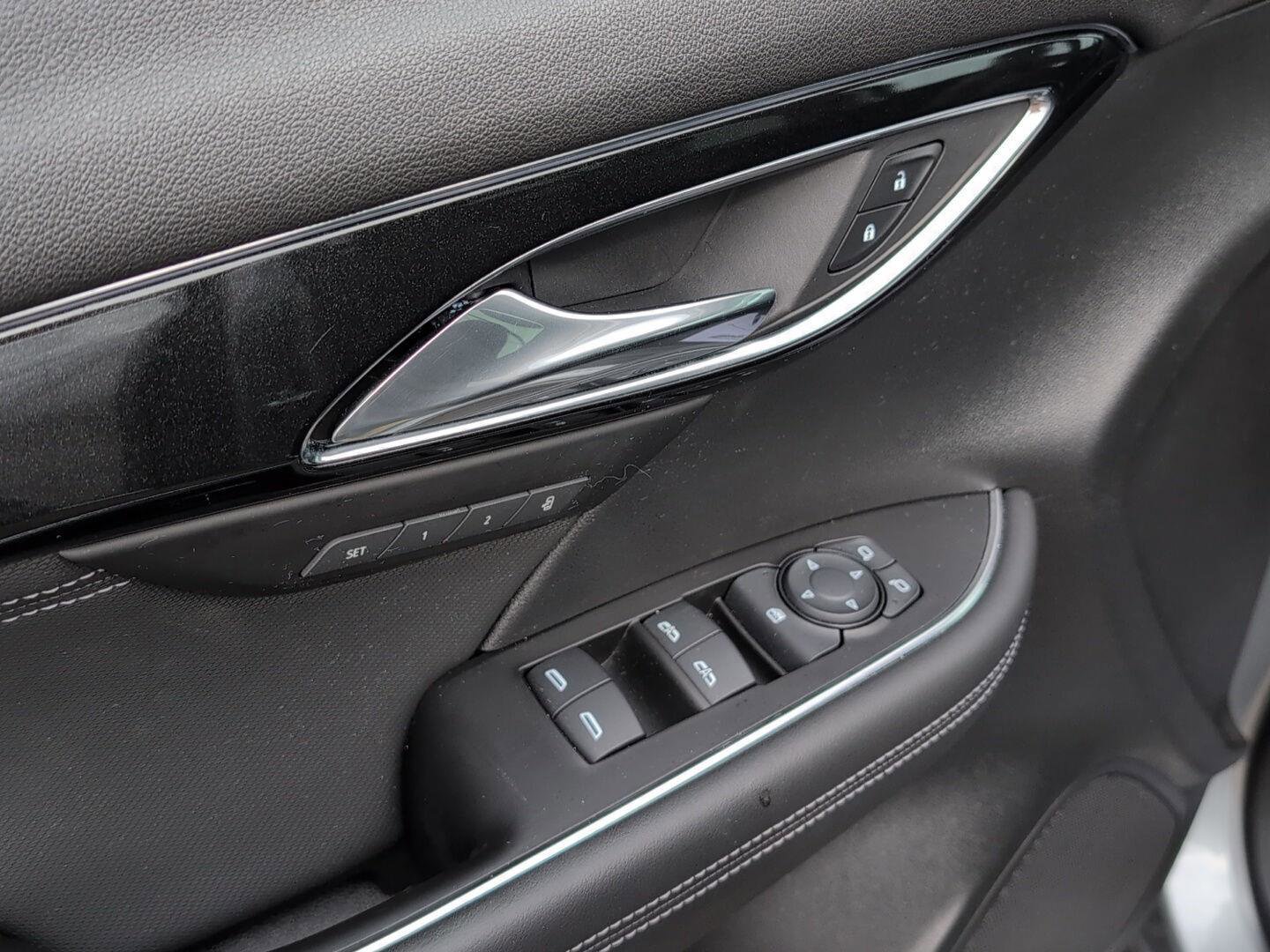 Used 2025 Buick Envision Preferred image 16