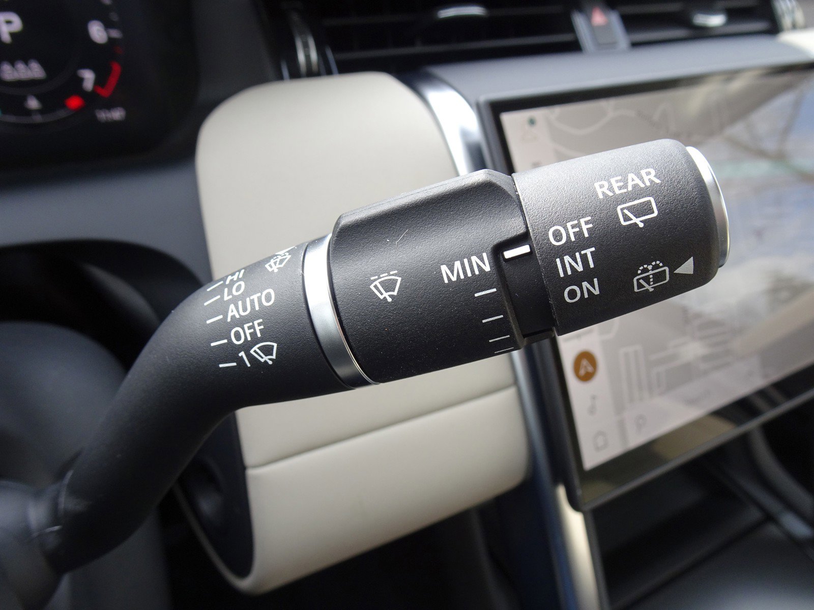 New 2025 Land Rover Discovery Sport S image 26