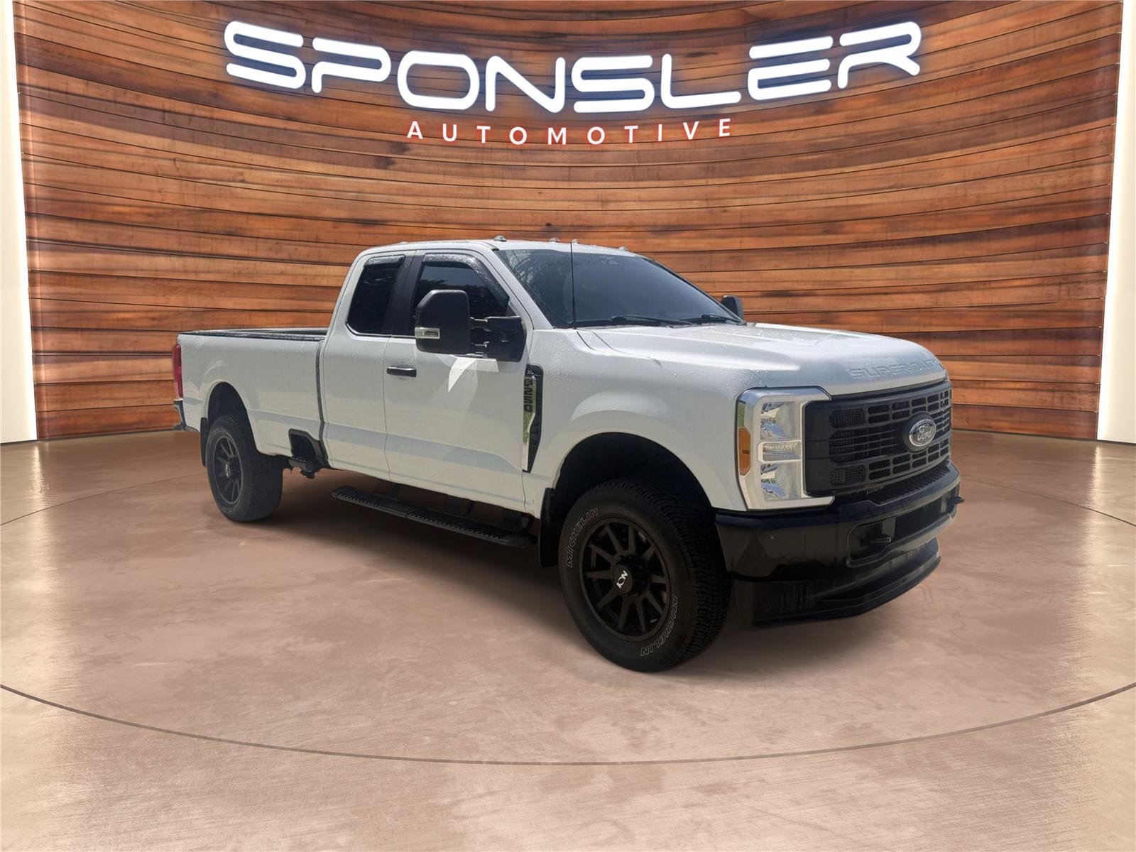 Used 2023 Ford F250 XL w/ Snow Plow/Camper Package AWD/4WD image 9