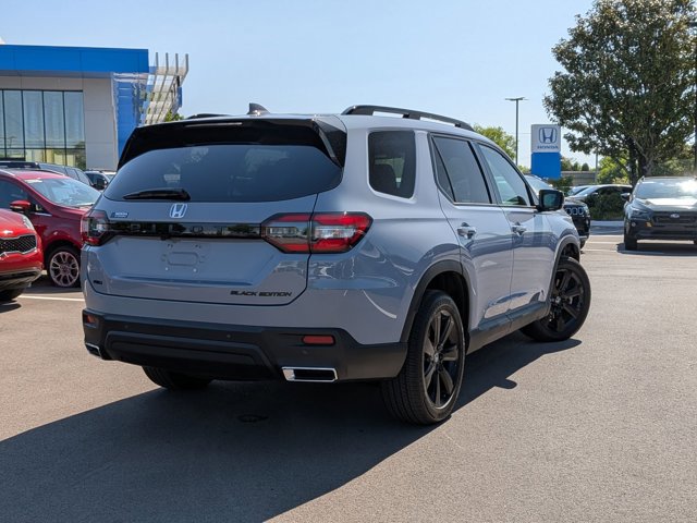 Used 2025 Honda Pilot Black Edition image 5