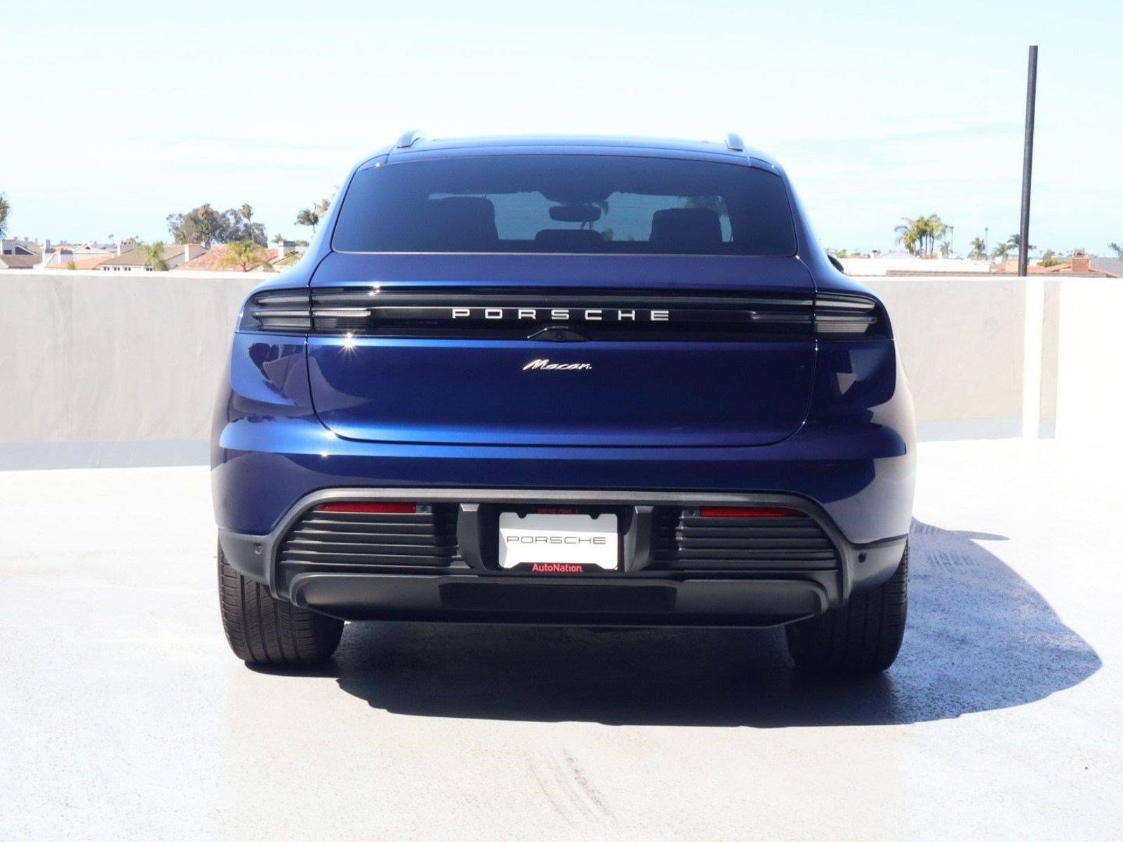 Certified 2025 Porsche Macan Electric RWD image 10