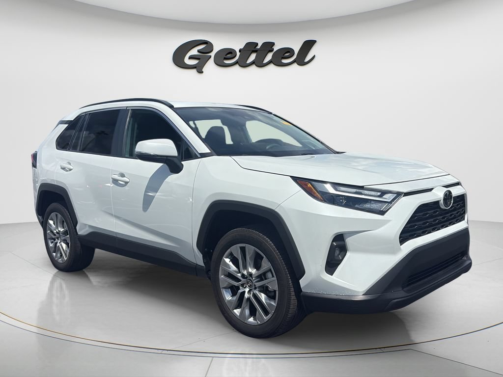 Used 2023 Toyota RAV4 XLE Premium FWD image 3