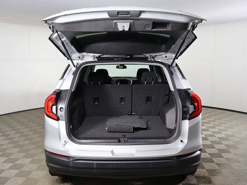 Used 2020 GMC Terrain SLE image 12