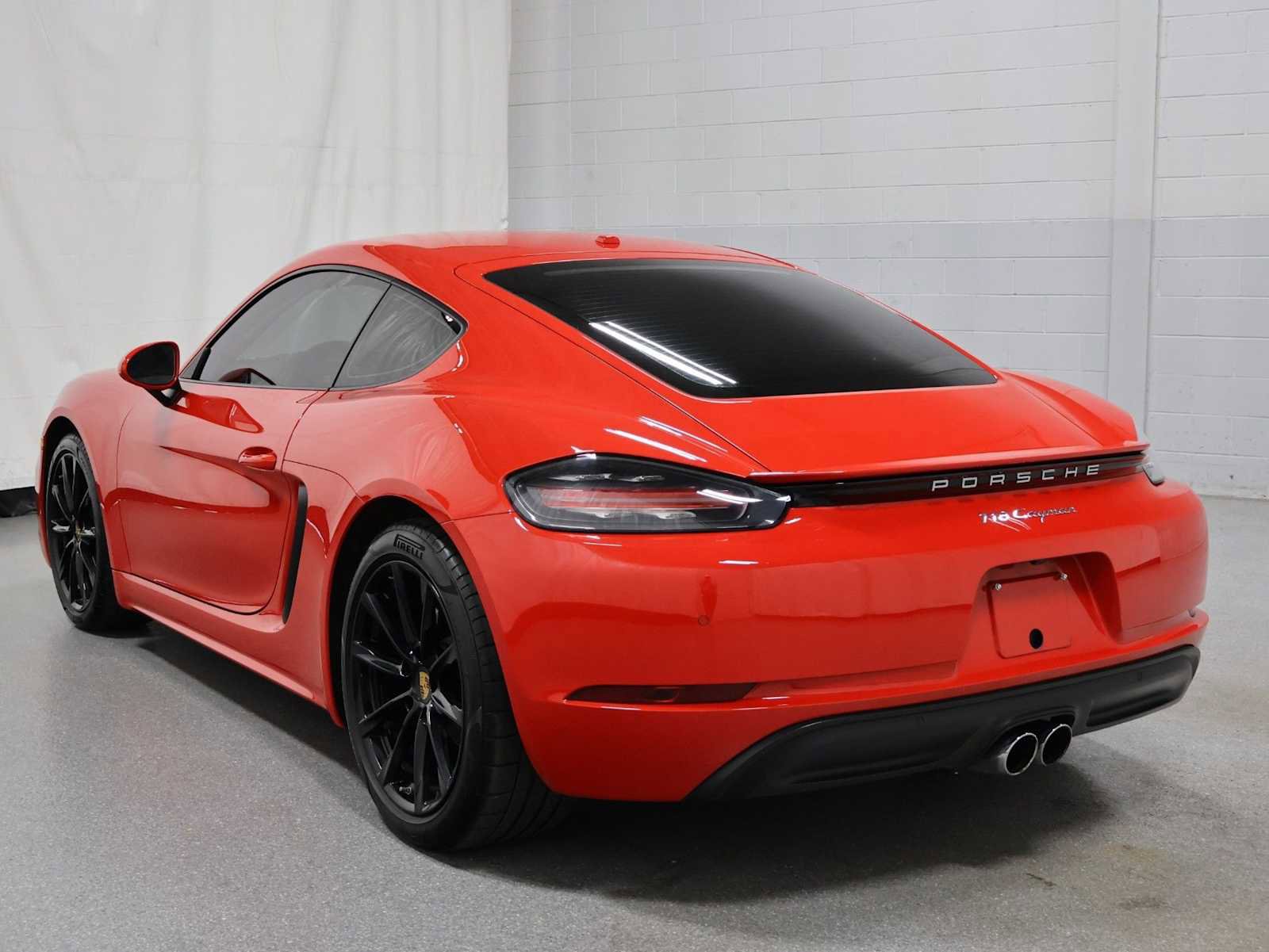 Used 2018 Porsche 718 Cayman RWD image 3