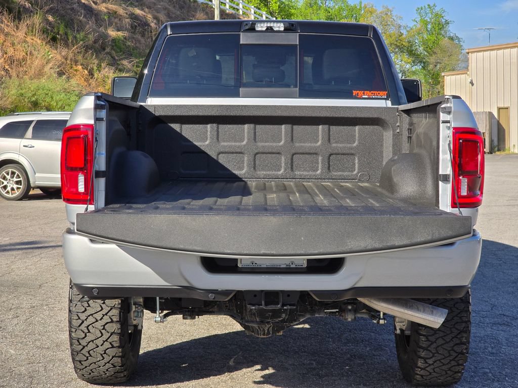 New 2026 RAM 2500 Laramie w/ Night Edition AWD/4WD image 15