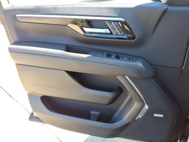 Used 2026 Chevrolet Tahoe LT w/ Comfort Package AWD/4WD image 16