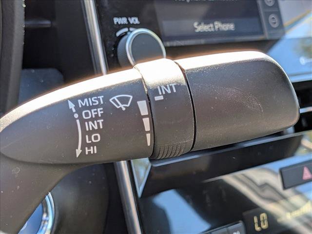 Used 2021 Toyota Avalon Limited image 10