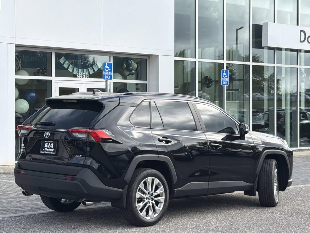 Used 2024 Toyota RAV4 XLE Premium FWD image 5