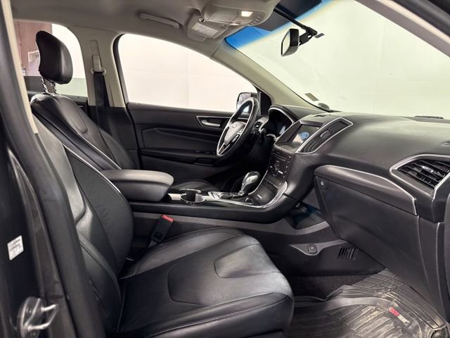 Used 2016 Ford Edge Titanium image 22