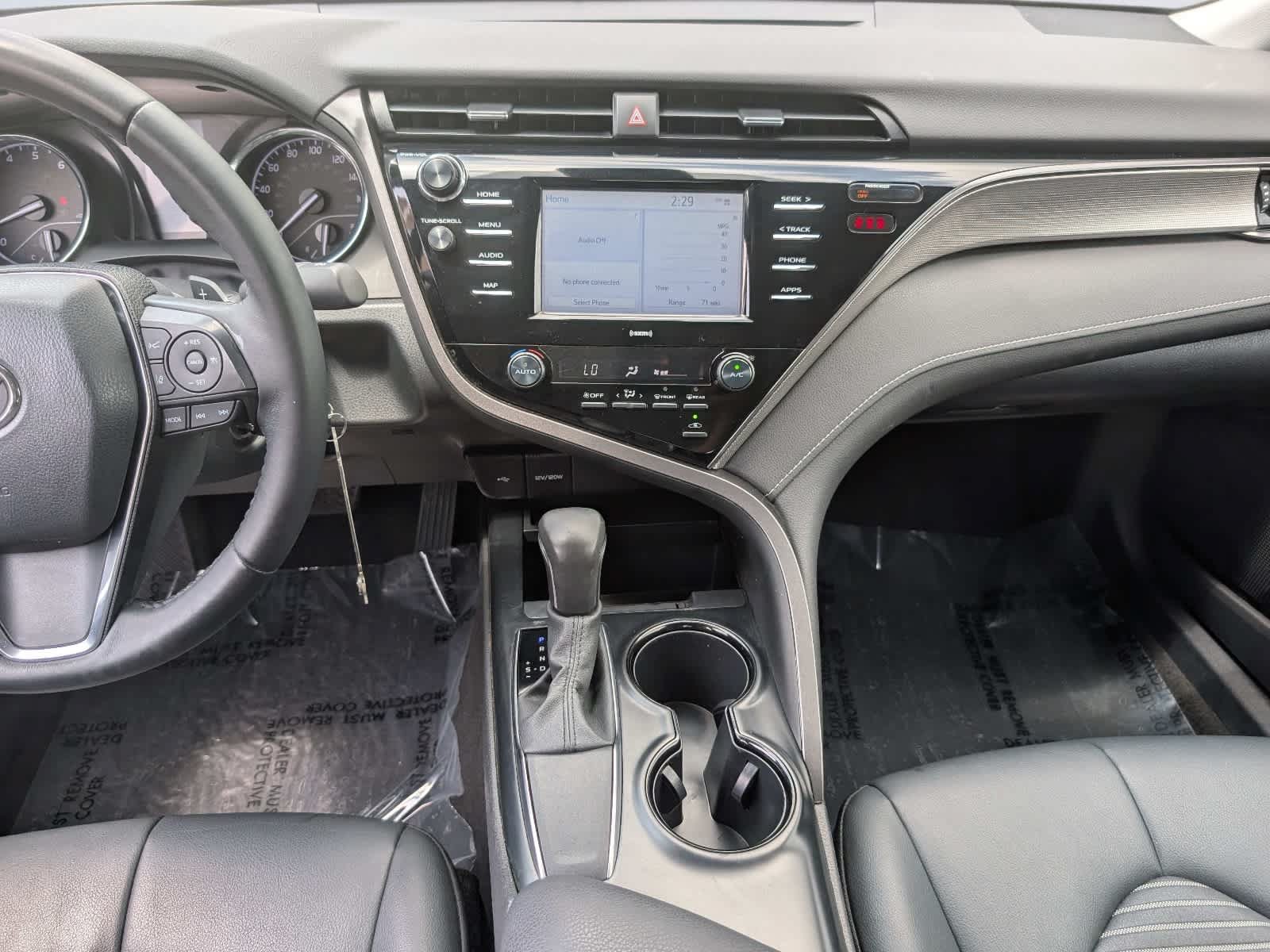 Used 2020 Toyota Camry SE FWD image 17