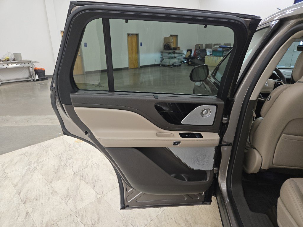 Used 2020 Lincoln Aviator Reserve w/ Equipment Group 201A image 22