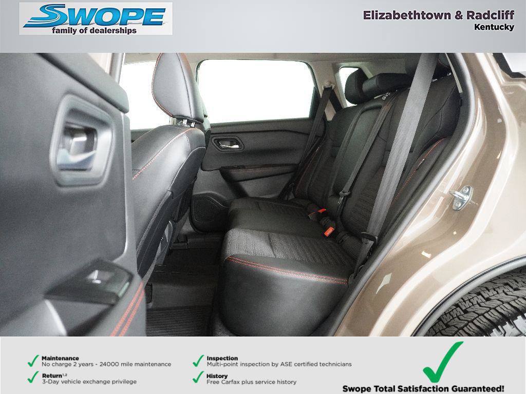 Used 2025 Nissan Rogue SV AWD/4WD image 13