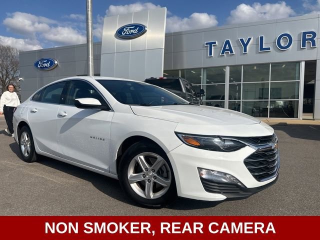 Used 2022 Chevrolet Malibu LT FWD image 1