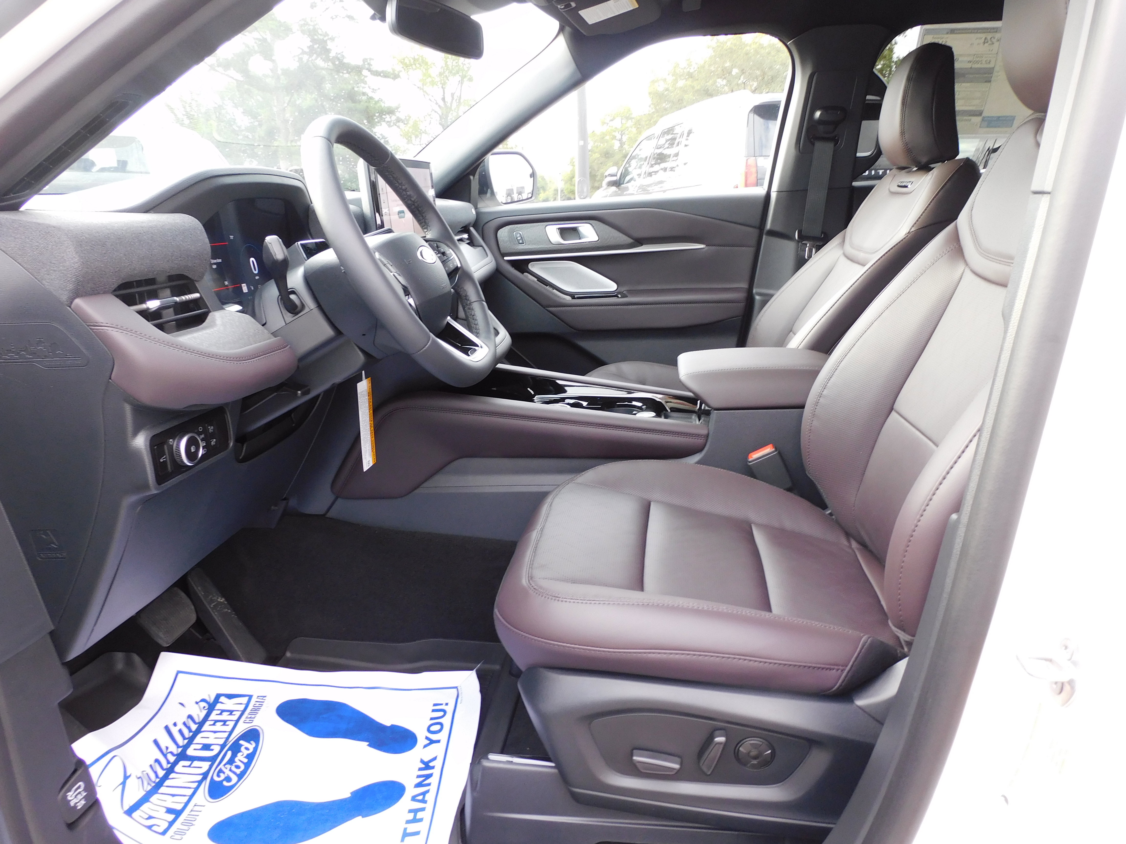 New 2025 Ford Explorer Platinum image 11