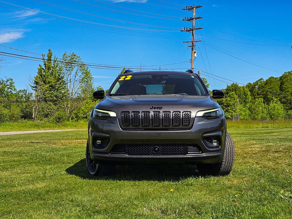 Certified 2022 Jeep Cherokee Latitude w/ Sun & Sound Group AWD/4WD image 8