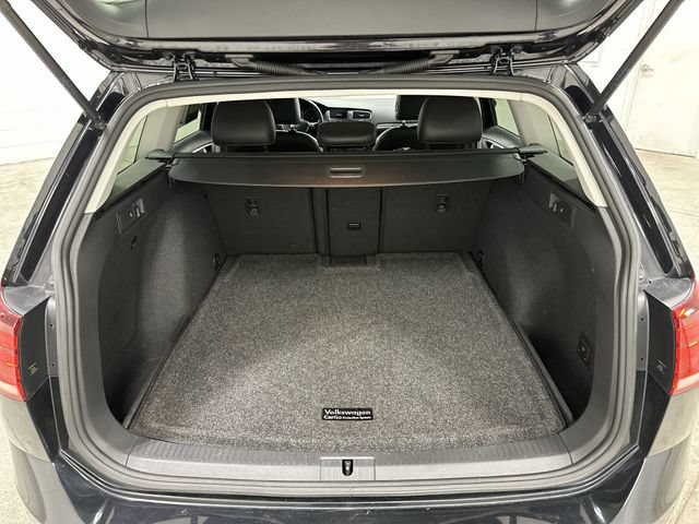 Used 2018 Volkswagen Golf Alltrack SEL AWD/4WD image 16