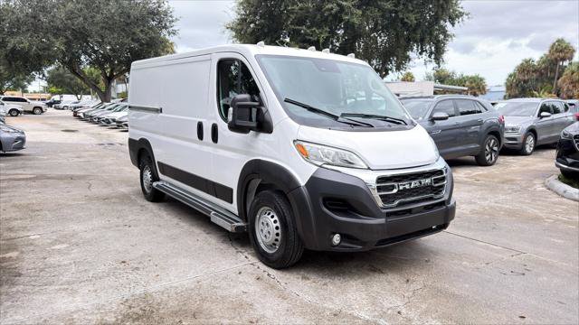 Used 2025 RAM ProMaster 2500 w/ U-Haul Equipment Group FWD image 11