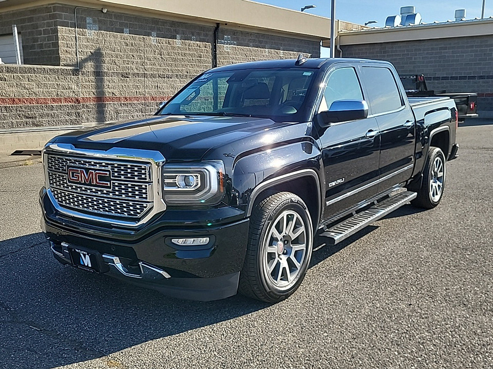 Used 2016 GMC Sierra 1500 Denali w/ Enhanced Driver Alert Package AWD/4WD image 3