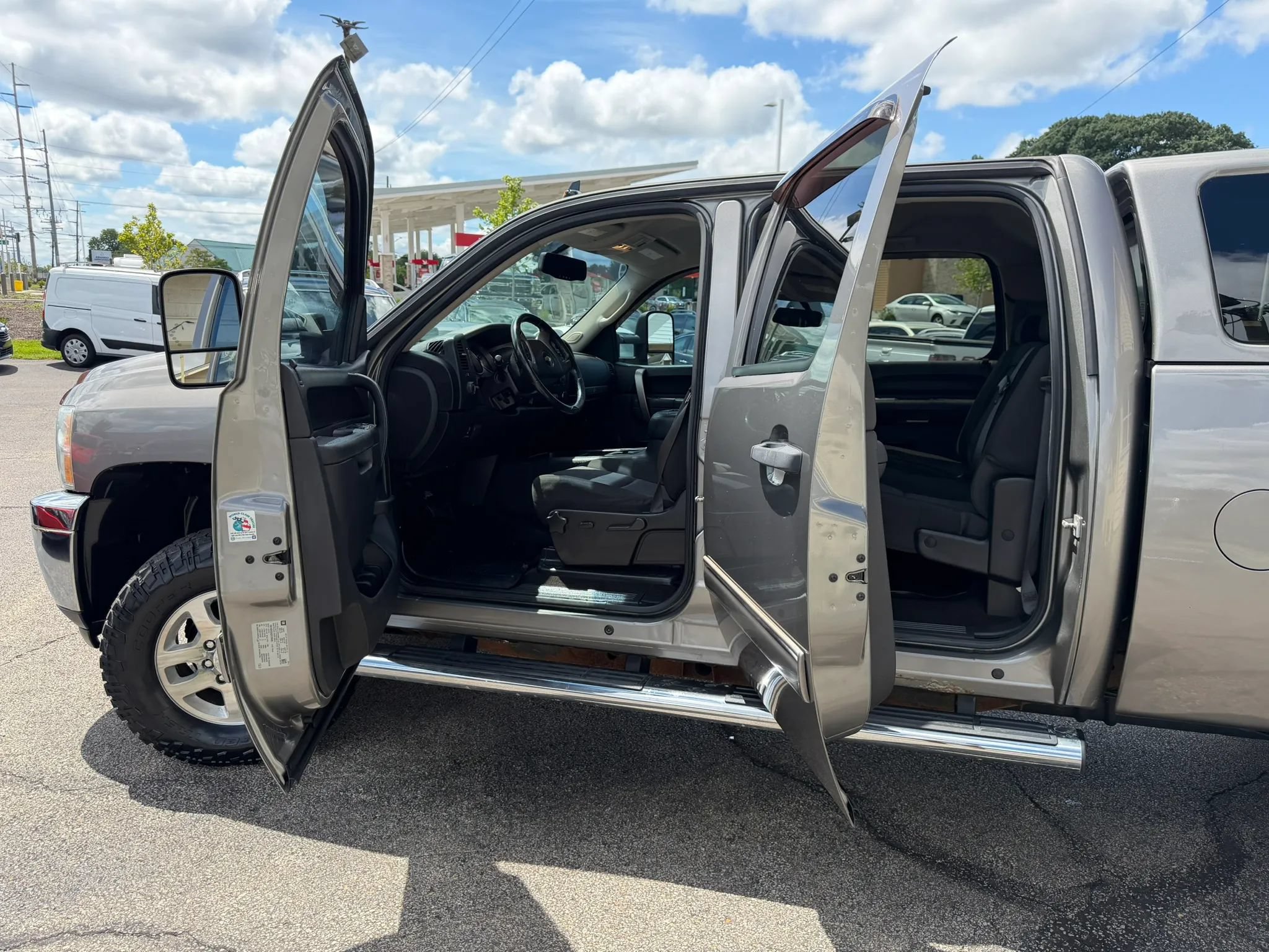 Used 2012 Chevrolet Silverado 2500 LT w/ Interior Plus Package AWD/4WD image 11