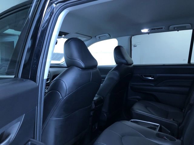Used 2025 Toyota Grand Highlander AWD image 22