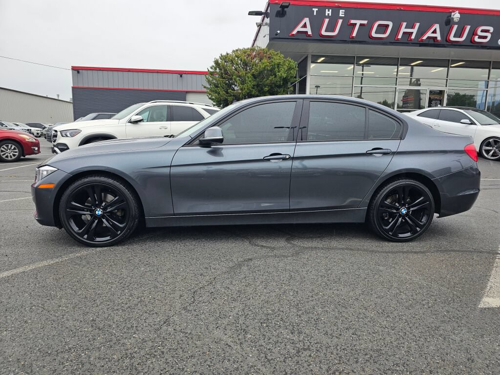 Used 2015 BMW 320i xDrive Sedan AWD/4WD image 2