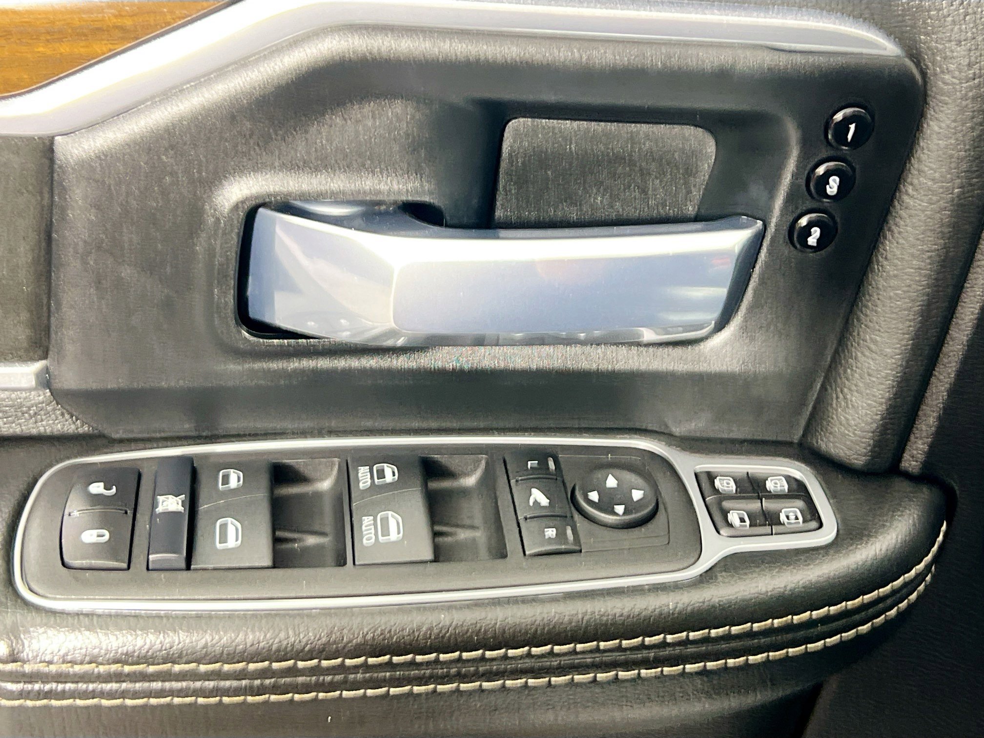 Used 2024 RAM 2500 Laramie image 16