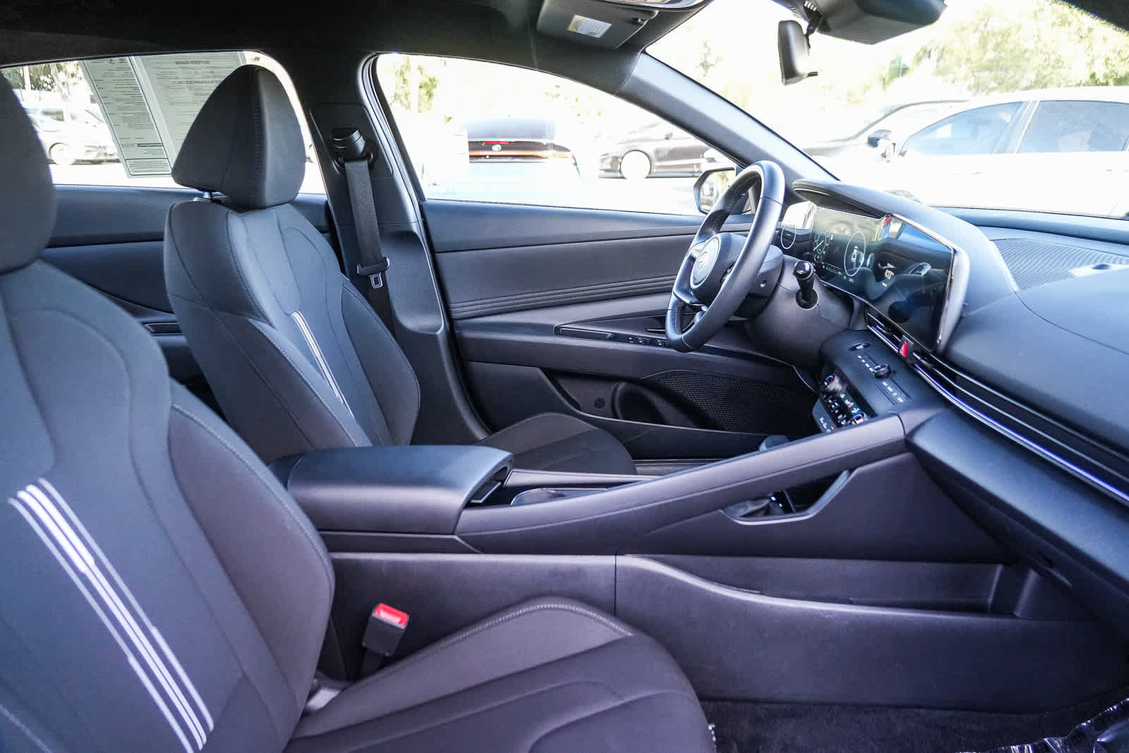 Used 2025 Hyundai Elantra SEL FWD image 16