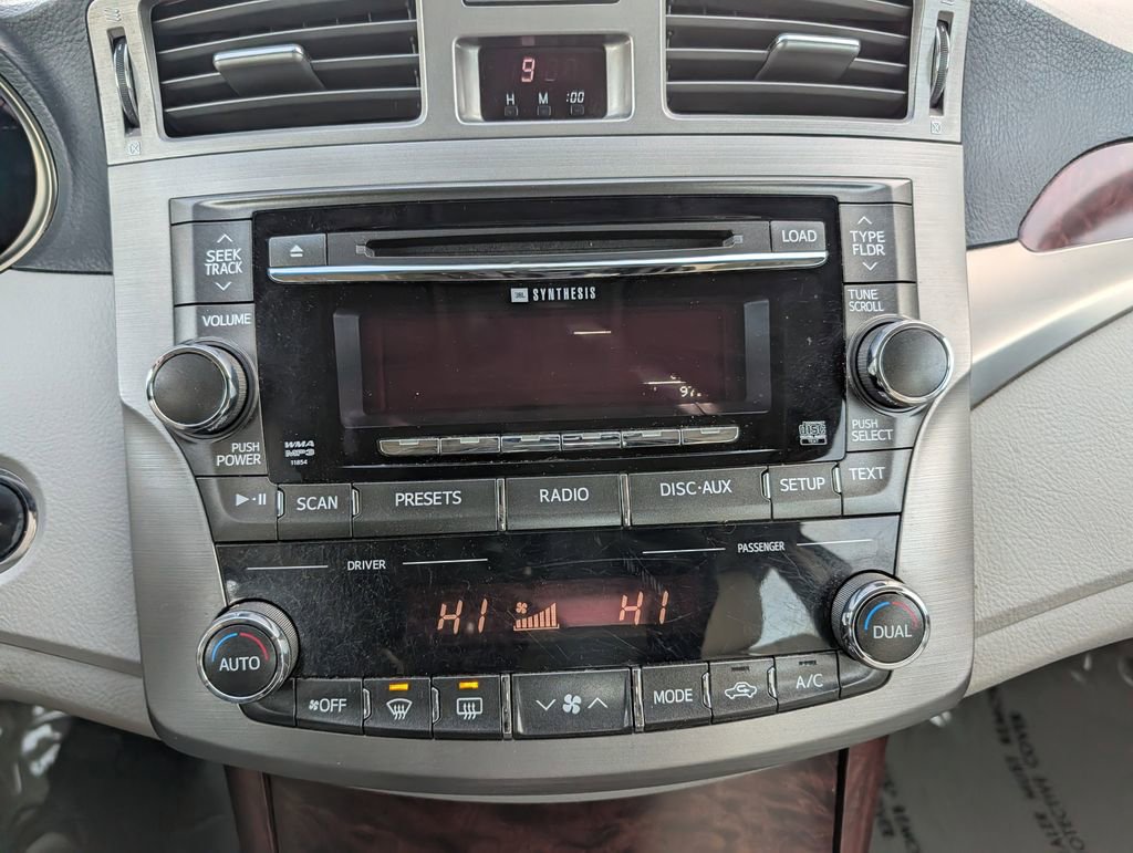 Used 2011 Toyota Avalon Limited image 22