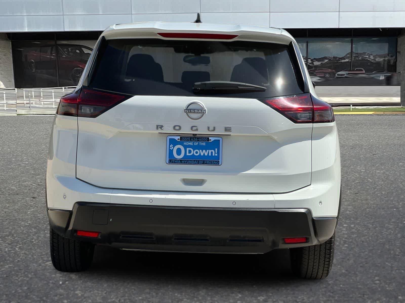 Used 2024 Nissan Rogue S FWD image 8