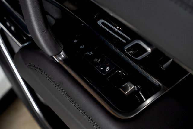 Used 2023 Land Rover Range Rover SE image 59