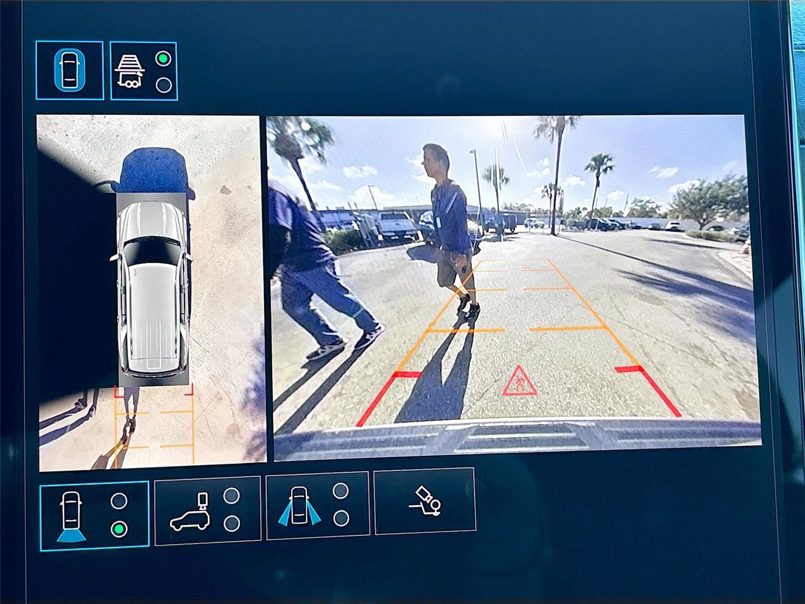 Used 2025 GMC Yukon Denali image 14