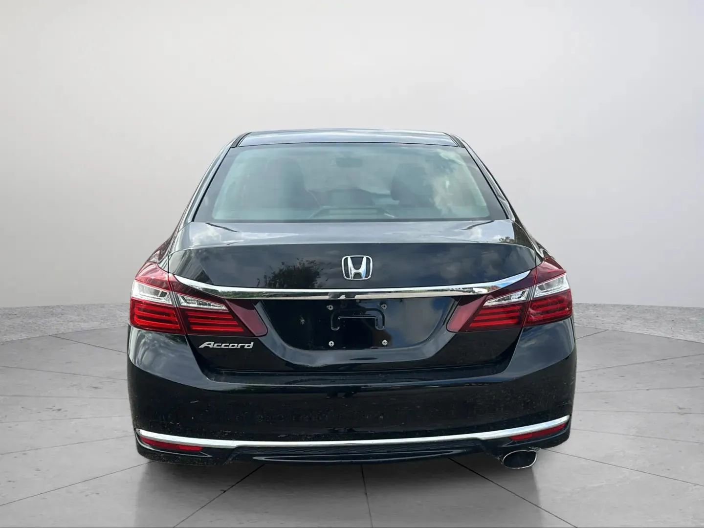 Used 2017 Honda Accord LX image 4