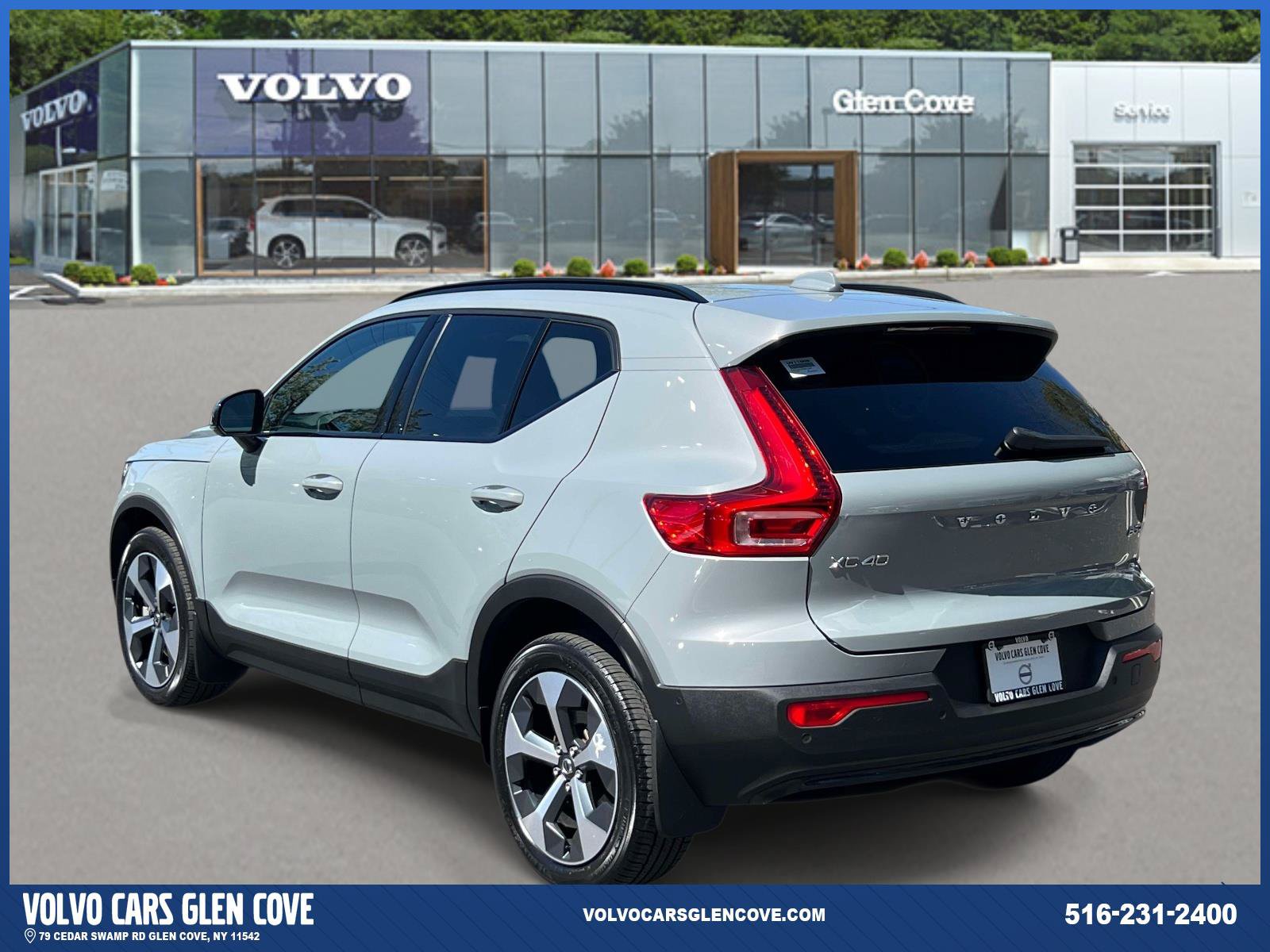 Used 2024 Volvo XC40 B5 Plus w/ Climate Package AWD/4WD image 4