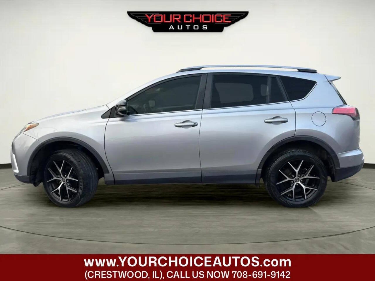 Used 2018 Toyota RAV4 SE w/ Power Extra Value Package FWD image 2