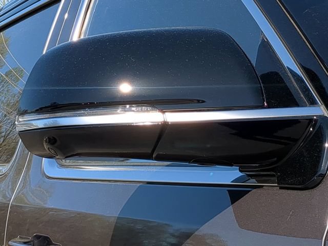 New 2024 Jeep Grand Wagoneer Series III AWD/4WD image 13